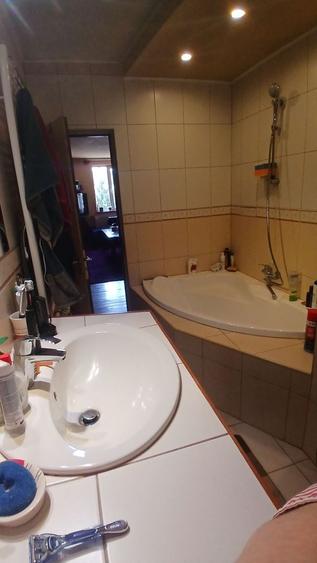 Casă individuală cu 7 camere cu Canalizare în Șura Mare