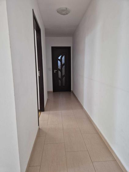 Apartament cu 3 camere decomandat în Soarelui