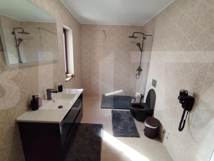 Casă individuală cu 15 camere cu Canalizare în Dorohoi