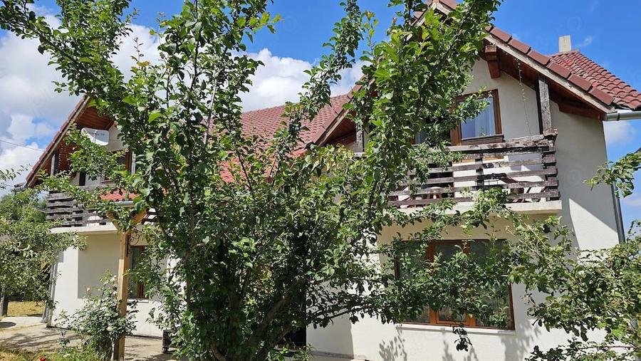 Casă cu 5 camere cu Teren 420 Mp în Paltin