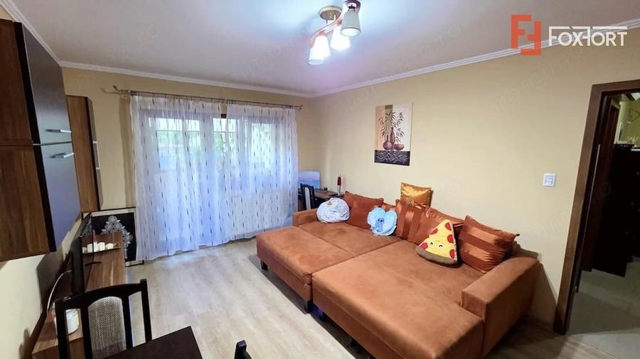 Apartament cu 3 camere decomandat în Torontalului
