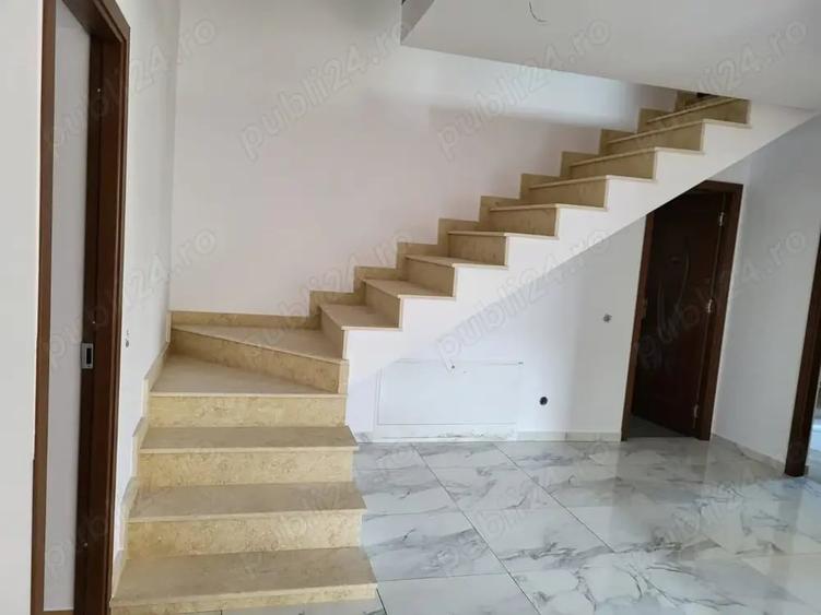 Casă cu 6 camere cu Teren 590 Mp în Bunloc