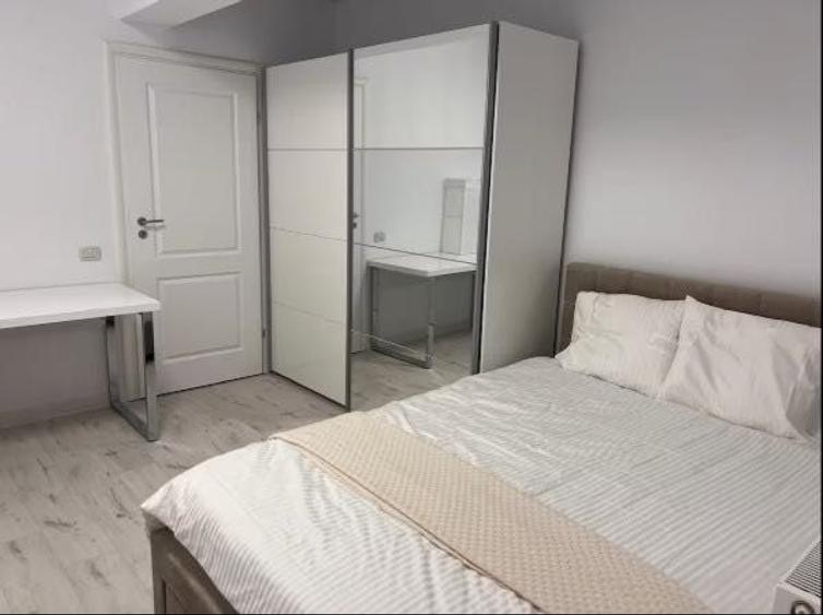 Apartament cu 3 camere decomandat în Parcul Carol