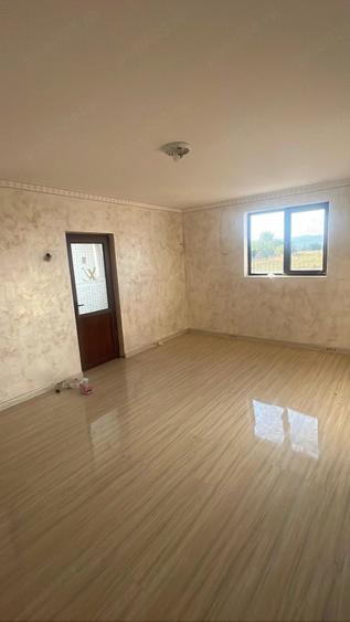 Casă cu 3 camere cu Teren 400 Mp în Central