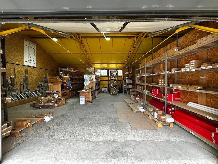 Spațiu comercial, de 395 mp, în Dancu