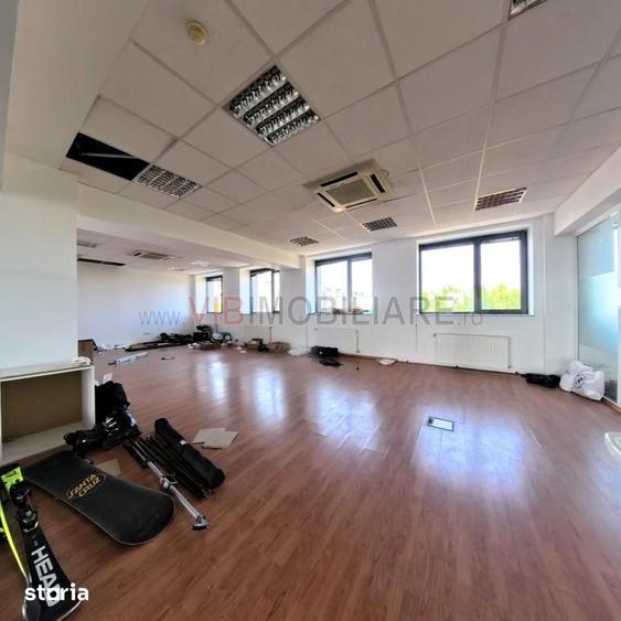Spațiu comercial, de 400 mp, în Militari