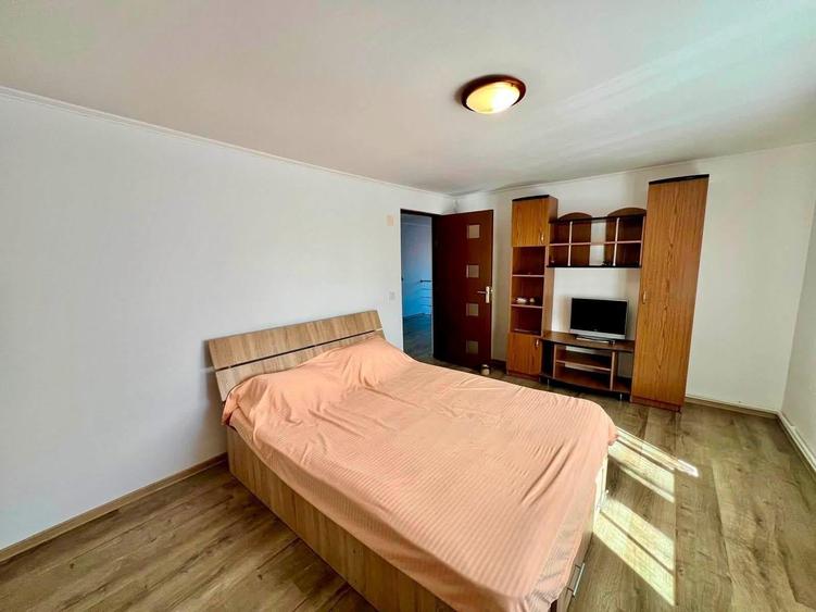 Casă individuală cu 5 camere cu Garaj în Smeura