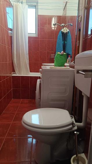 Apartament cu 3 camere decomandat în Basarab