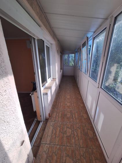 Apartament cu 3 camere semidecomandat în Micro 38