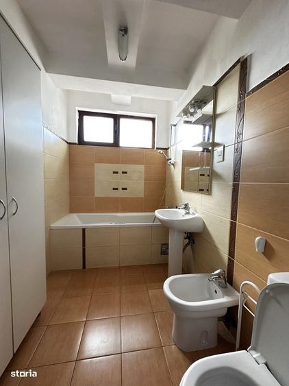 Apartament cu 3 camere în Complex Studențesc