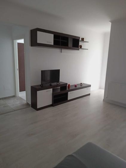 Inchiriez apartament cu doua camere si parcare in militari residence - 4