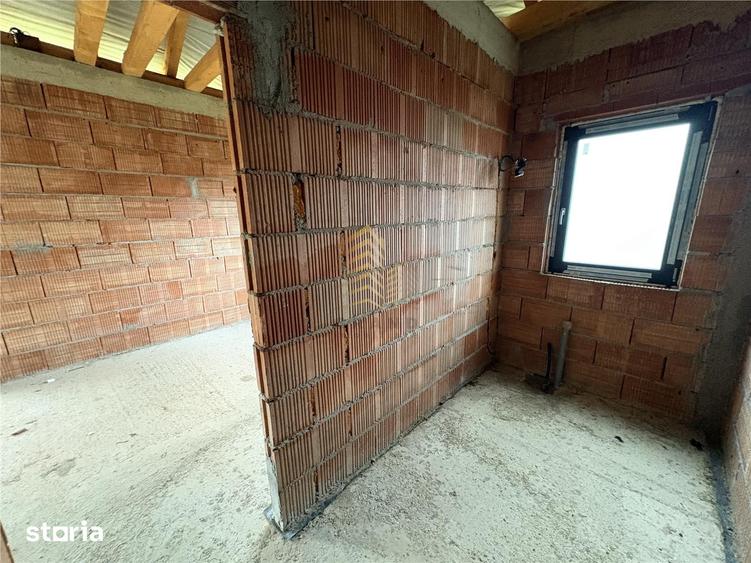 Casă cu 5 camere cu Teren 500 Mp în Central
