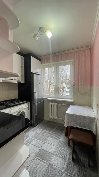 Apartament cu 3 camere în Bogdăneștilor