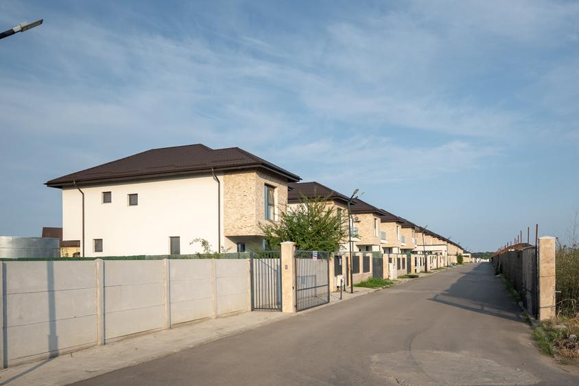 Casă individuală cu 5 camere cu Canalizare în Corbeanca