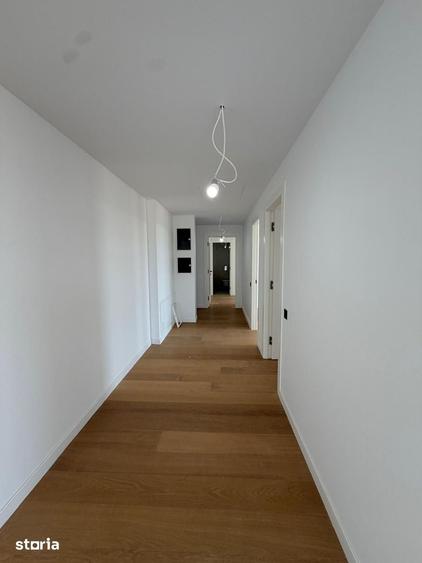 Apartament cu 4 camere decomandat în Pipera