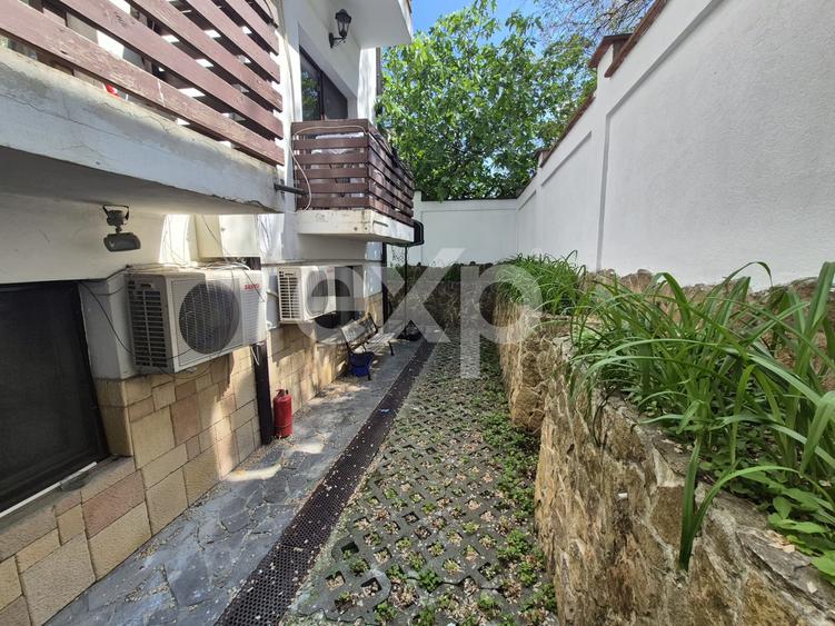 Apartament cu 3 camere semidecomandat în Lacul Tei