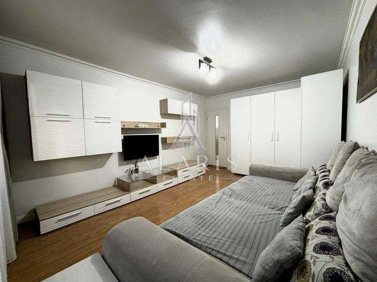 Apartament cu 3 camere decomandat, mobilat în Traian