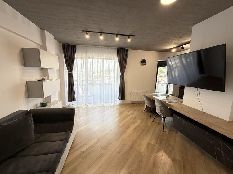 Apartament cu 2 camere decomandat în Central