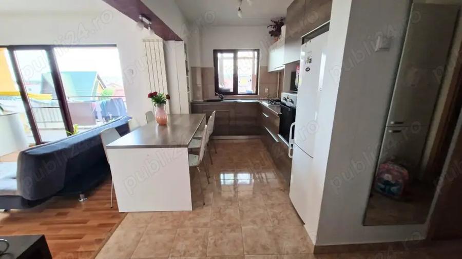 Apartament cu 3 camere semidecomandat în Central