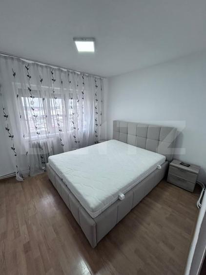 Apartament 2 camere decomandat-Peste strada de Mall, etaj 3 - 6