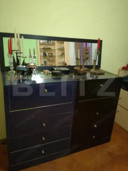 Apartament cu 4 camere decomandat în Dâmbovița