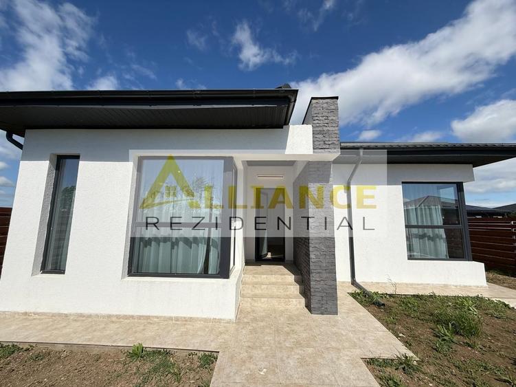 Casă individuală cu 3 camere cu Canalizare în Berceni