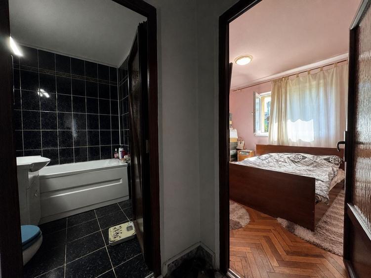 Apartament cu 4 camere decomandat în Mărăști
