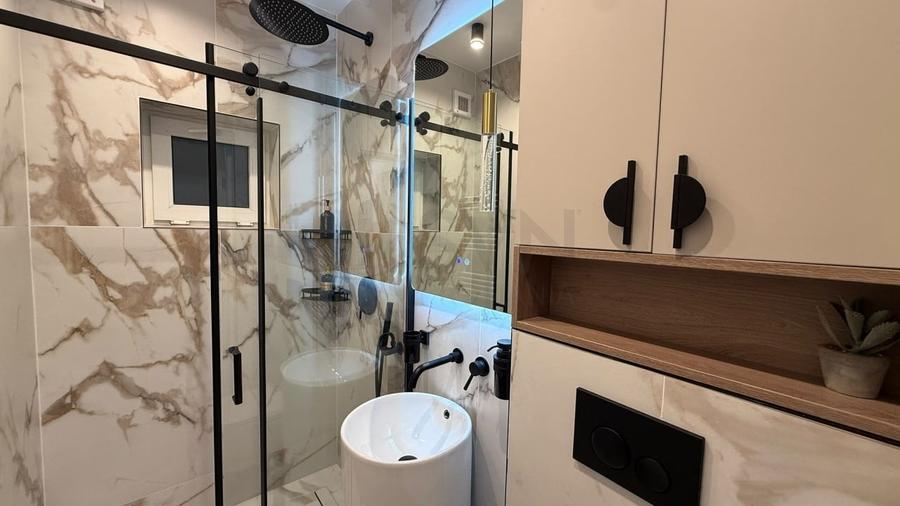 Apartament cu 2 camere decomandat, mobilat în P-ța Romană