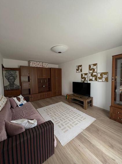 Apartament cu 2 camere decomandat în Rovine