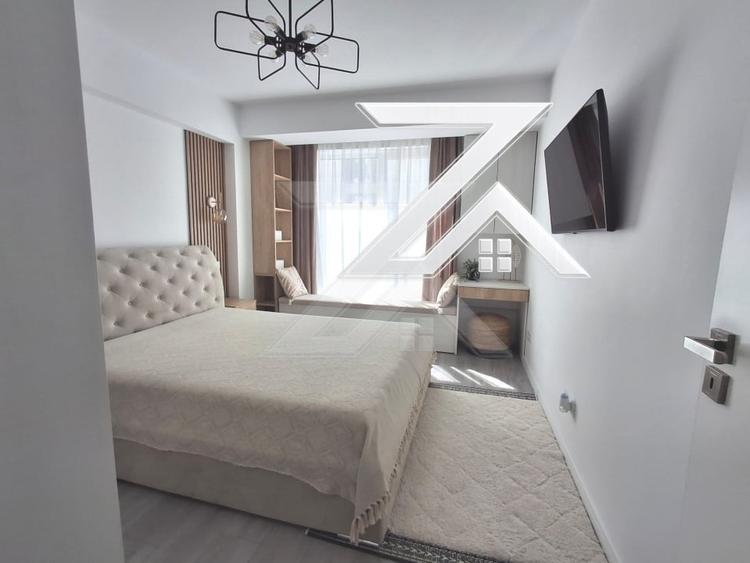 Apartament cu 3 camere decomandat, mobilat în Calea București