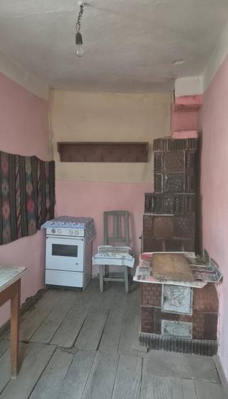 Casă cu 4 camere cu Teren 1048 Mp în Valea Seacă