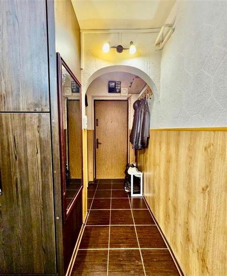 Apartament cu 3 camere decomandat, mobilat în Mircea cel Bătrân