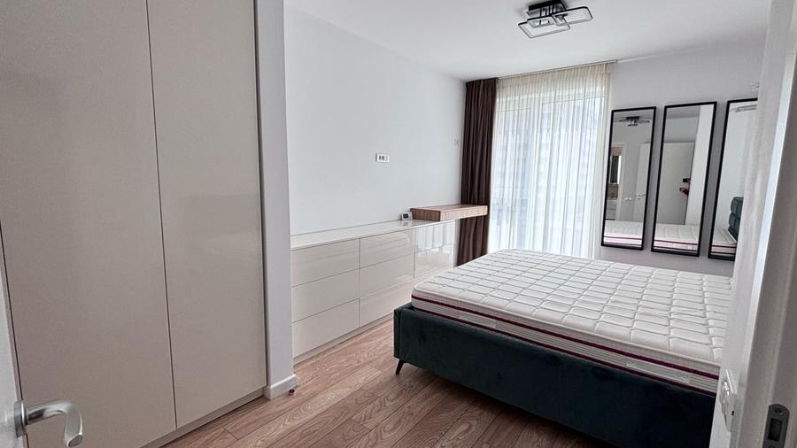Apartament cu 3 camere semidecomandat, mobilat în Aviației