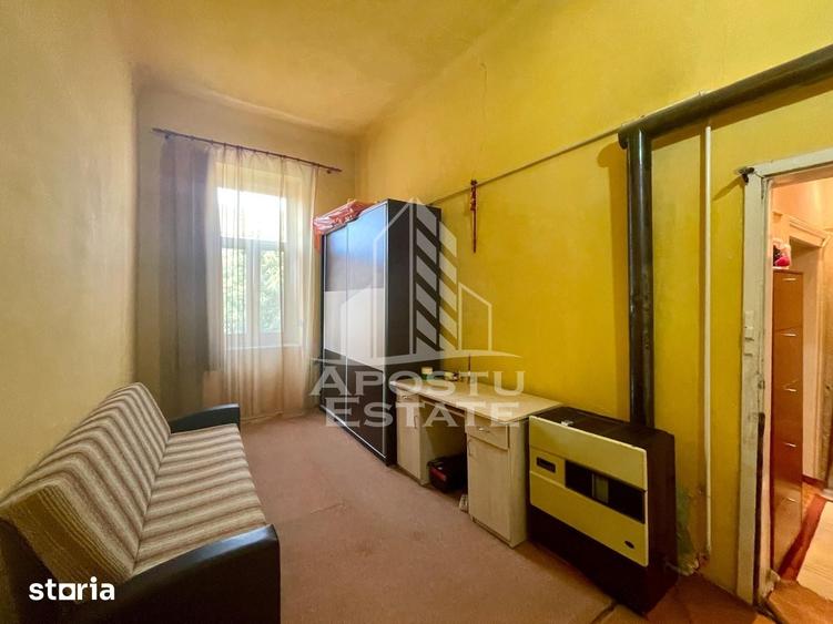 Apartament cu 2 camere decomandat în Drăgășani