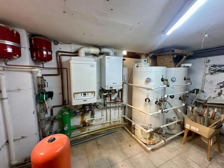 Birou, de 338.5 mp, în Armeneasca