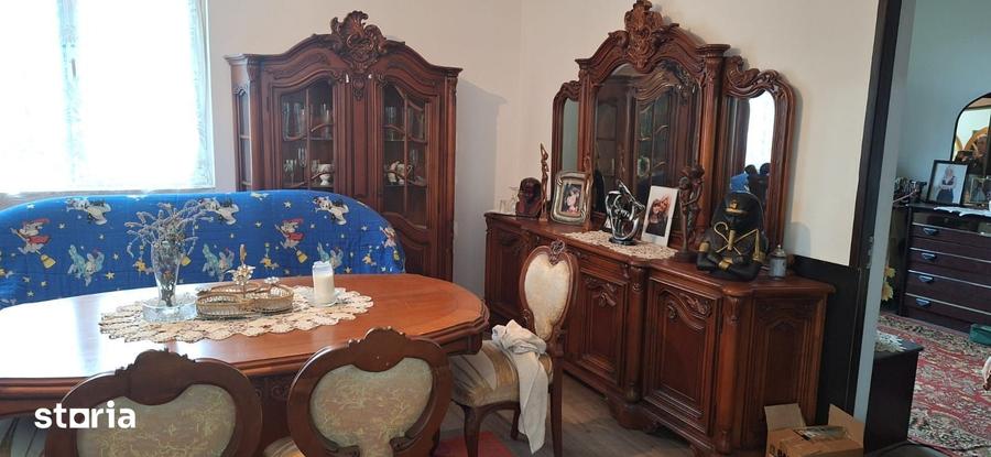 Casă cu 5 camere cu Teren 969 Mp în Tărtășești