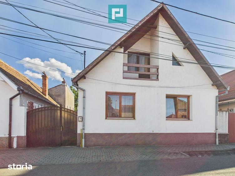 Casă cu 4 camere cu Teren 1007 Mp în Central