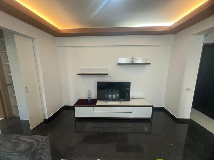 Apartament cu 2 camere decomandat în Exterior Vest