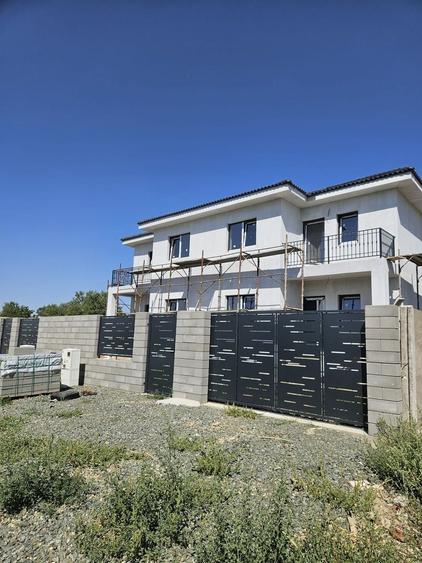 Duplex cu 5 camere cu Teren 365 Mp în Moșnița Veche