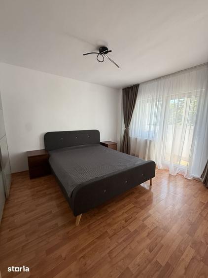 Apartament cu 3 camere decomandat în Tei
