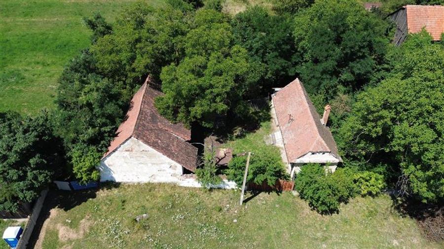 Casă cu 2 camere cu Teren 499 Mp în Cărpiniș