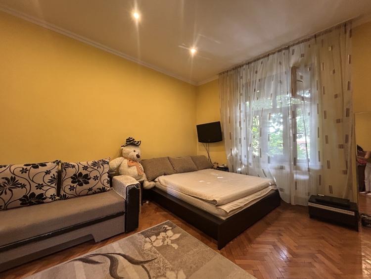 Apartament cu 2 camere semidecomandat, mobilat în Bălcescu