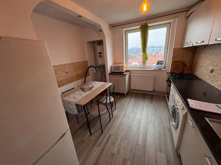 Apartament cu 3 camere semidecomandat în Central