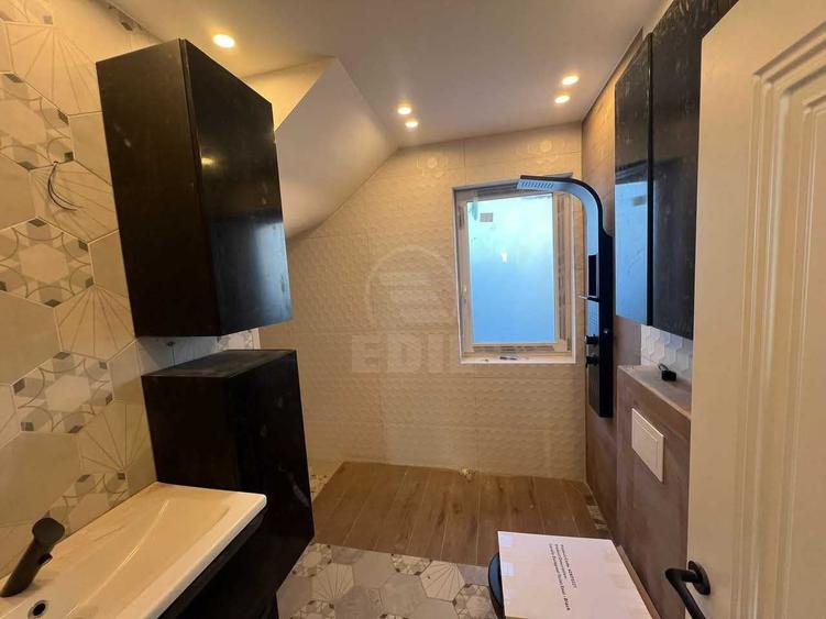 Duplex cu 4 camere cu Canalizare în Florești