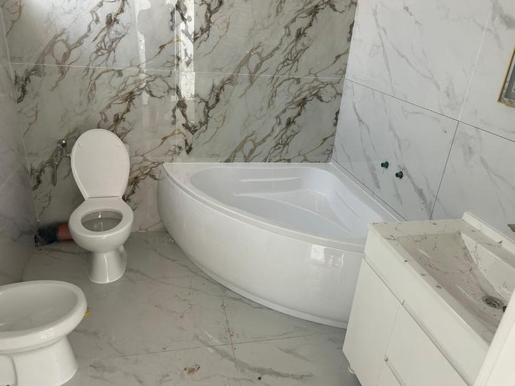 Casă individuală cu 4 camere cu Canalizare în Ștefăneștii de Jos