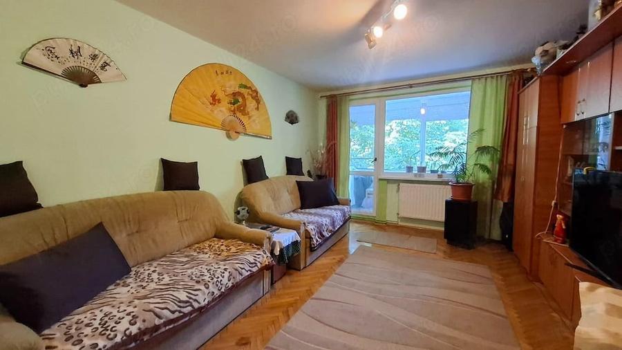 Apartament cu 3 camere decomandat în Tudor