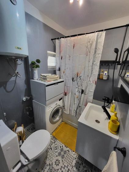 Garsonieră decomandată în Cișmigiu