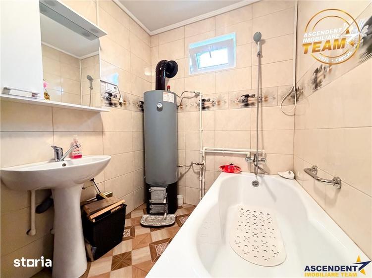 Casă cu 4 camere cu Teren 1315 Mp în Cernat