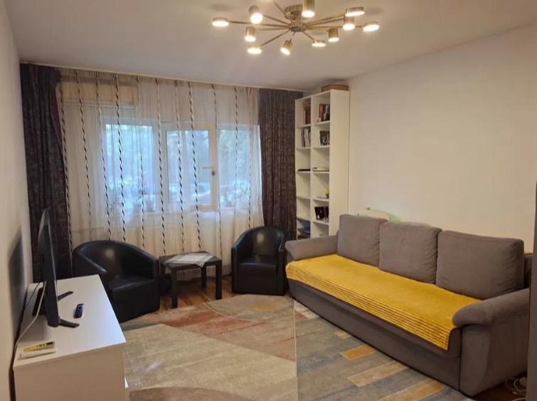 Apartament cu 2 camere semidecomandat în Crângași