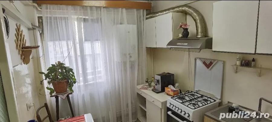 Apartament cu 3 camere decomandat în Ultracentral